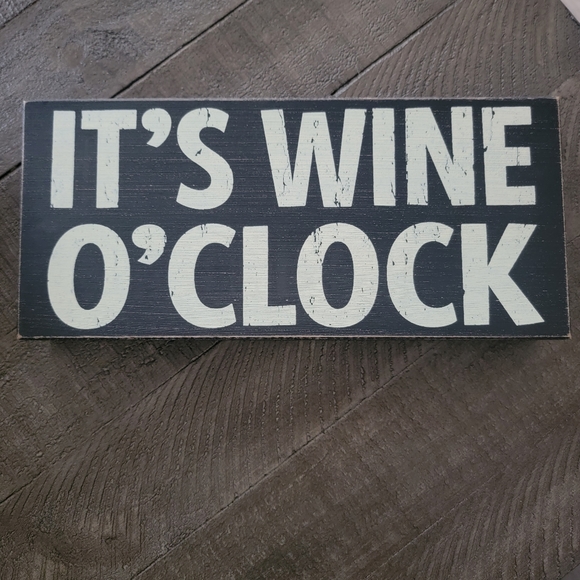 It's Wine O'Clock wall decor - Picture 1 of 1